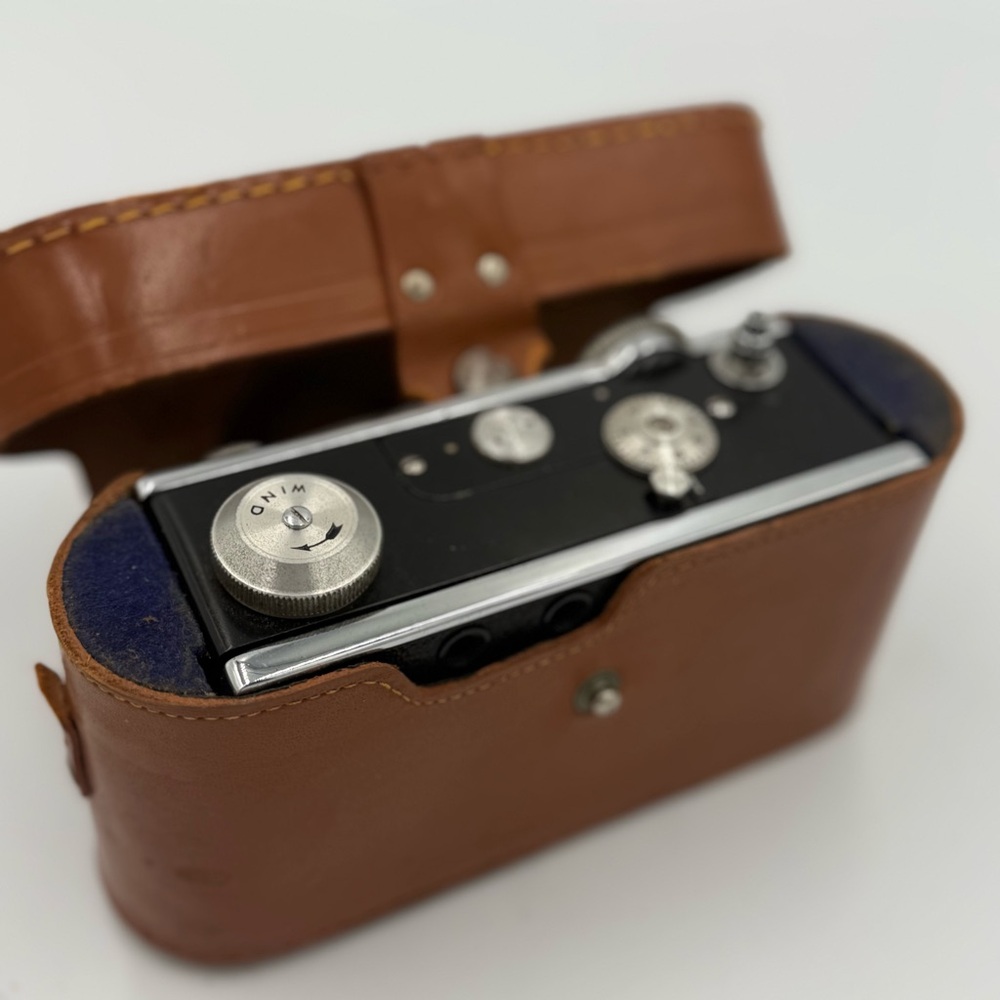 Vintage 1950's Argus 50MM Rangefinder C3 Camera w/Film/Leather Case "The Brick"‎ - Picture 6 of 6